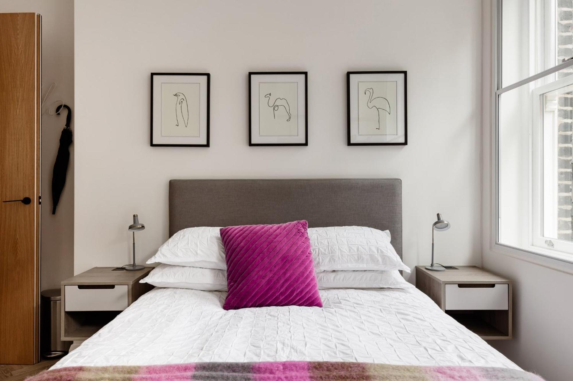 Modern Apartment & Rooms At Charing Cross Londres Exterior foto