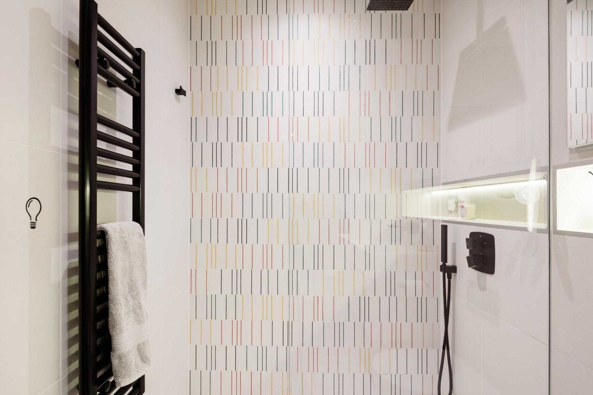 Modern Apartment & Rooms At Charing Cross Londres Exterior foto