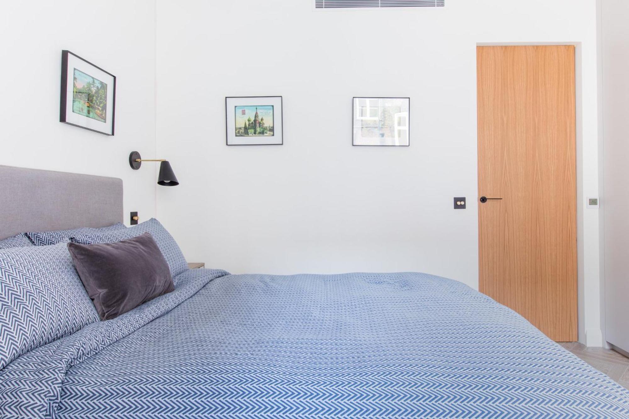 Modern Apartment & Rooms At Charing Cross Londres Exterior foto